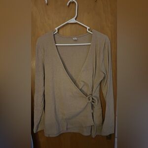 Old Navy cream sweater
